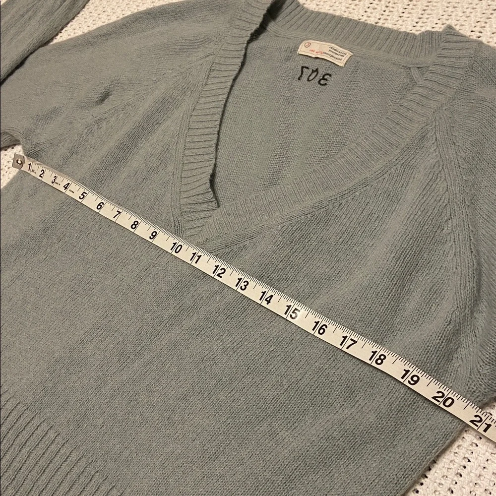 Odd Molly V Neck Baby Alpaca Soft Green with ruffle cuffs Designer Large (3) - Picture 11 of 12